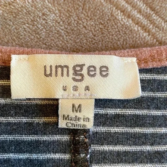 Umgee Gray & White Stripe Long Sleeve Top Brown Trim & Elbow Pads Size Medium. - Picture 8 of 12